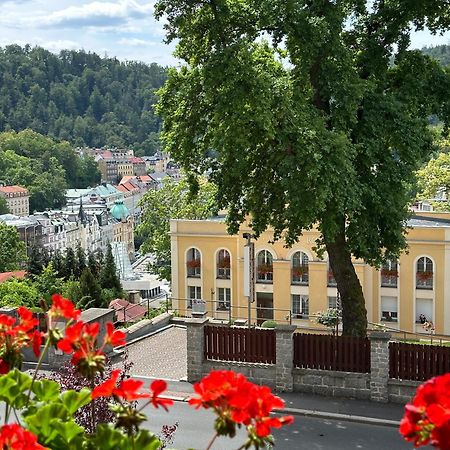 Apartman Na Vyhlidce Διαμέρισμα Κάρλοβι Βάρι Εξωτερικό φωτογραφία