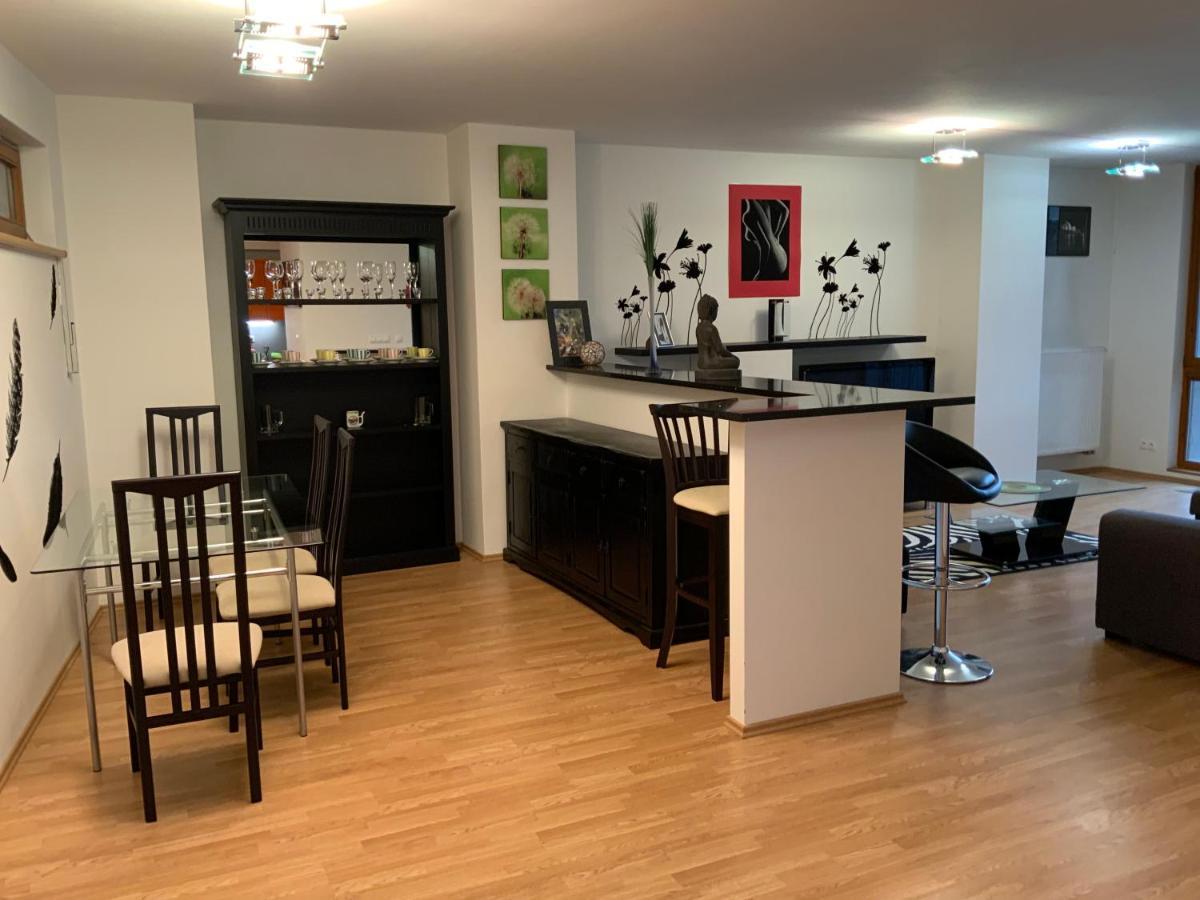 Apartman Na Vyhlidce Διαμέρισμα Κάρλοβι Βάρι Εξωτερικό φωτογραφία