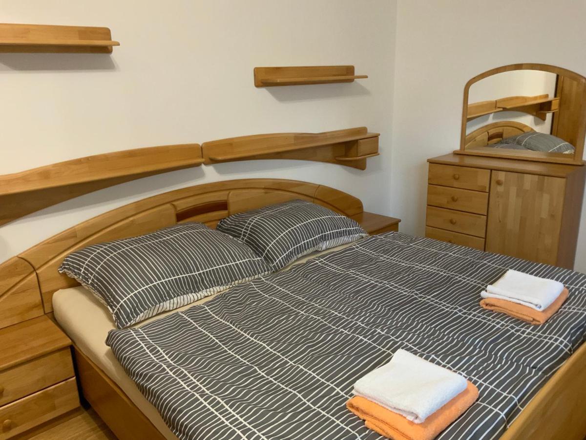 Apartman Na Vyhlidce Διαμέρισμα Κάρλοβι Βάρι Εξωτερικό φωτογραφία