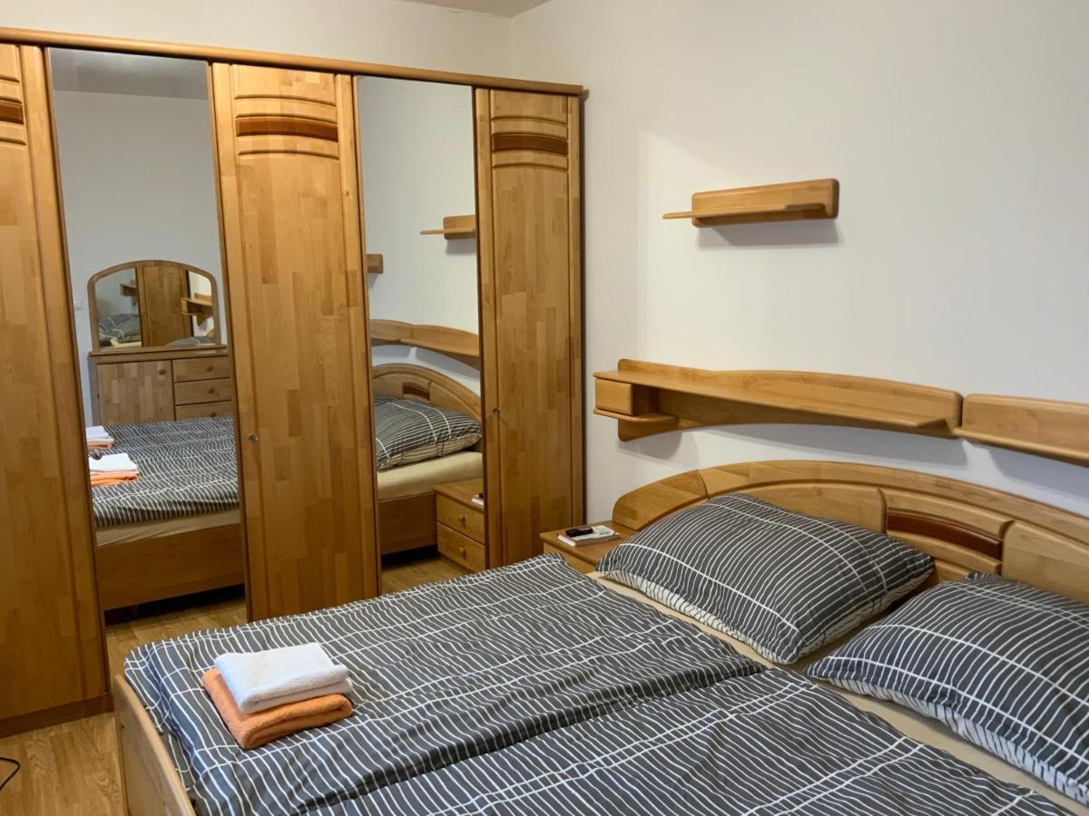 Apartman Na Vyhlidce Διαμέρισμα Κάρλοβι Βάρι Εξωτερικό φωτογραφία